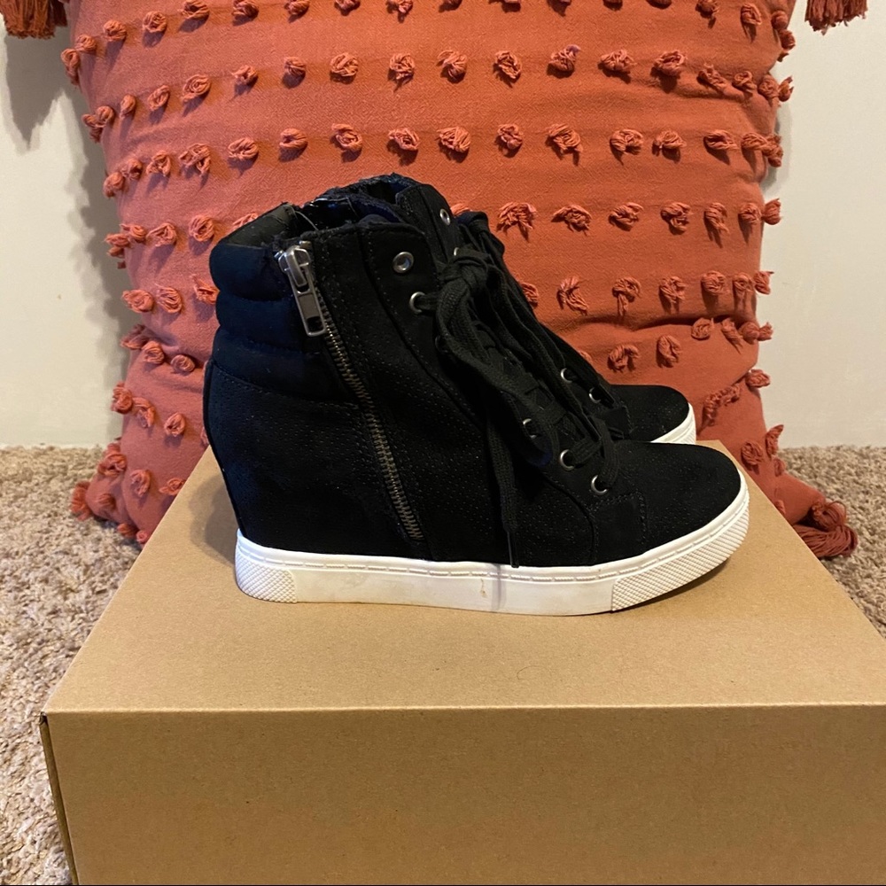 Steve Madden High Top Sneakers